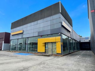 Lloguer Nau industrial  Avenida do mar. Alquiler de nave tipo concesionario en a gándara, ferrol