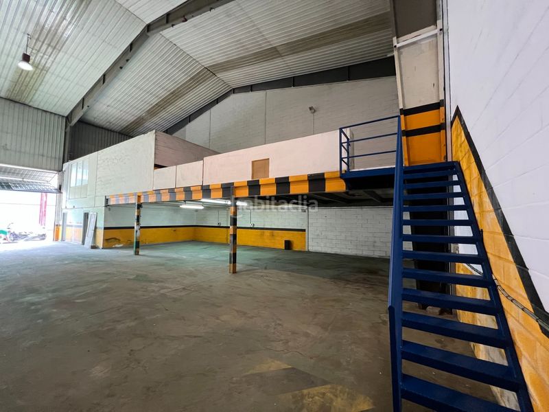 Foto ed0e2a5d-b290-4516-8d35-02404097a168. Location bâtiment à usage industriel dans Padrón
