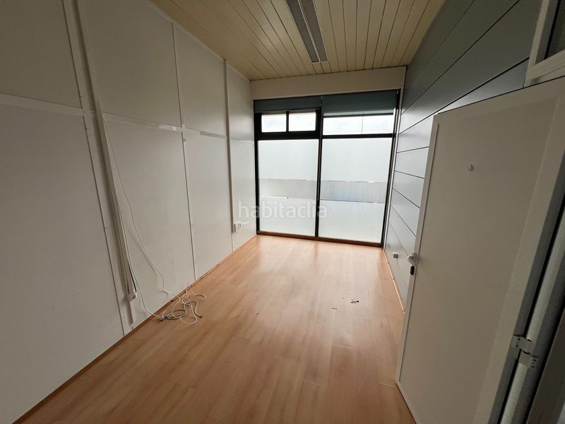 Foto 4129a269-9b61-43b1-8c06-9419cc5cd166. Lloguer local comercial a Campus Norte - San Caetano Santiago de Compostela