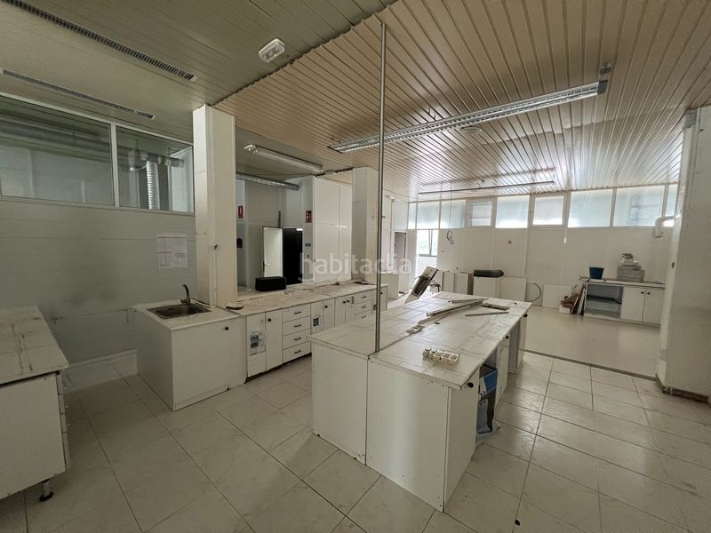 Foto eaa9bcd2-2157-4942-b24f-98dffff21463. Lloguer local comercial a Campus Norte - San Caetano Santiago de Compostela