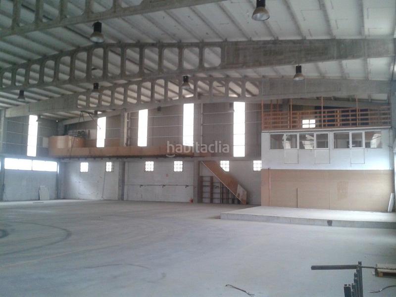 Foto 0a3cd9b7-f36e-4c3d-bc3f-3b283e659b08. Bâtiment à usage industriel dans Carballo