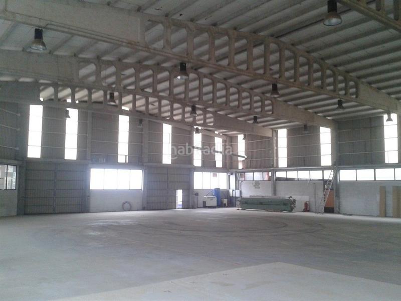 Foto a38ec50a-d4b8-47df-b611-1d87242d1786. Bâtiment à usage industriel dans Carballo