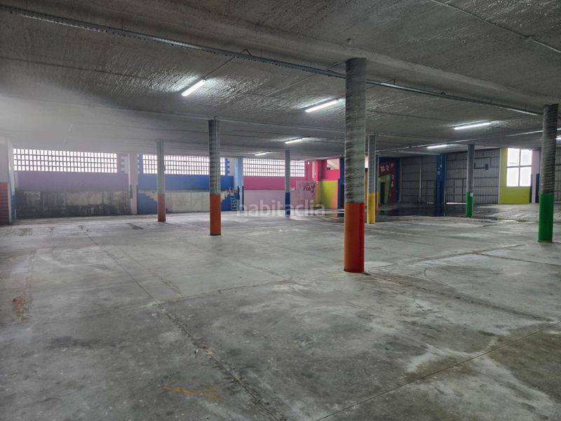 Foto c78ae1c0-7639-4bcd-b70a-8a69b24bd693. Nau industrial a Carballo