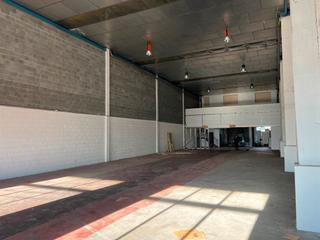 Lloguer Nau industrial a Vioño. Alquiler de nave de tipo comercial en zona transitada y visible