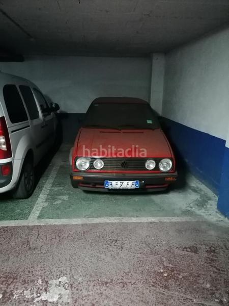 Foto e15a4f3e-246b-4587-a7ef-021e67918a7a. Aparcament cotxe a avinguda de la constitució 103 a Castelldefels