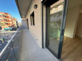 Pis a Vinyets-Mol Vell. Piso de obra nueva en sant boi zona centro.