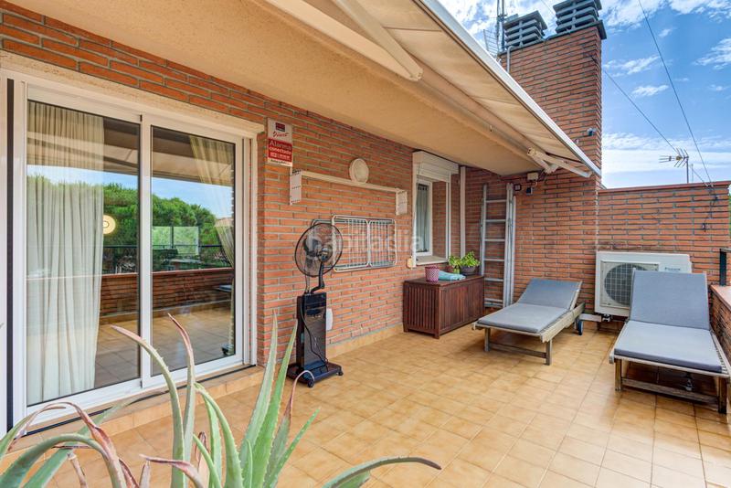 Foto 9d89f236-c3b0-4825-9e07-33c5318ba292. Casa con riscaldamento parcheggio piscina in Gava Mar Gavà
