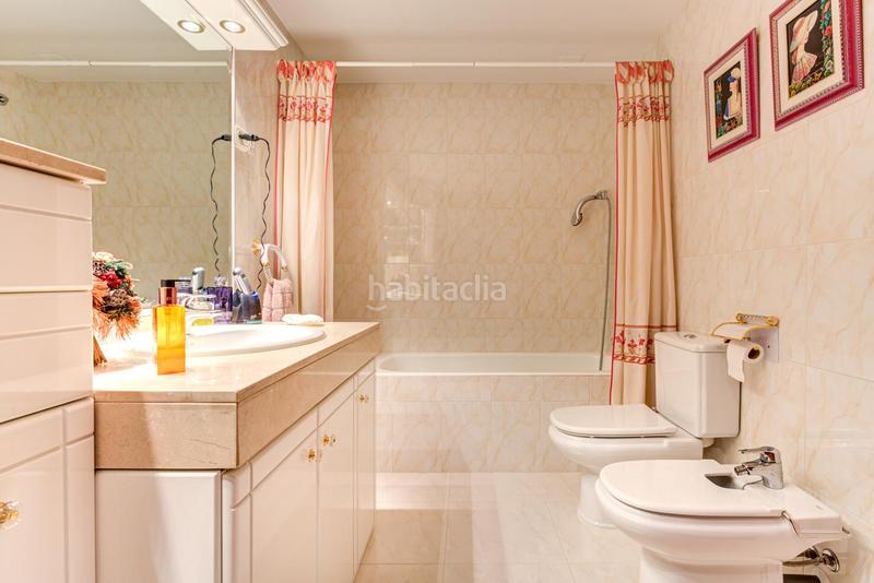 Foto be991620-5b48-4c80-ad96-f5d06b84e907. Casa con riscaldamento parcheggio piscina in Gava Mar Gavà