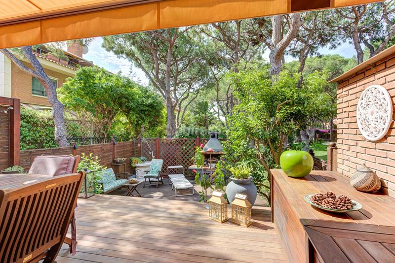 Foto c6c250aa-45e9-4b90-a5e0-d6fcf0ab0fec. Casa con riscaldamento parcheggio piscina in Gava Mar Gavà