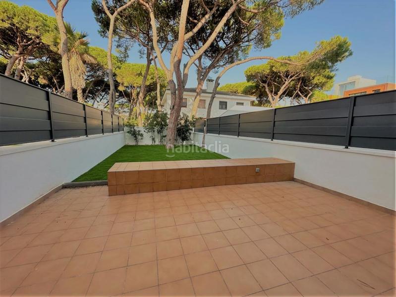 Foto b29beeab-edb8-40e5-8073-fb697221c9bb. Casa in La Pineda Castelldefels