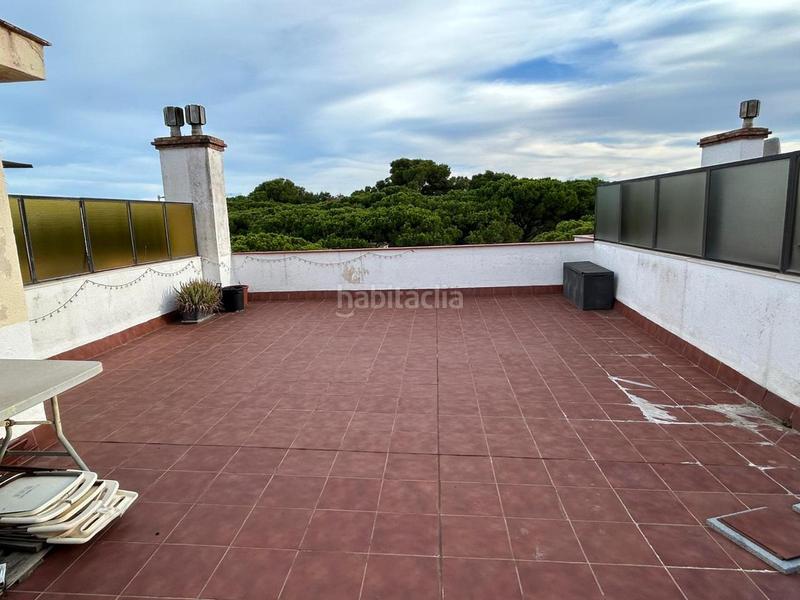 Foto 10abf9bc-3dff-497f-8456-466e0dbfaa4c. Dachwohnung mit parking pool in La Pineda Castelldefels
