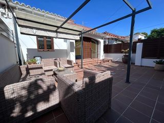 Maison à Lluminetes. Casa en la playa de castelldefels