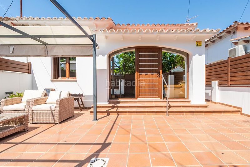 Foto 60985c56-b537-454a-b8fc-e385de8f0257. Casa a Lluminetes Castelldefels