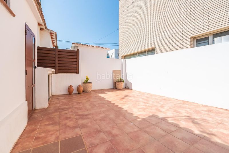 Foto d8727e88-c1c5-4af0-ab04-51901252b19d. Casa a Lluminetes Castelldefels