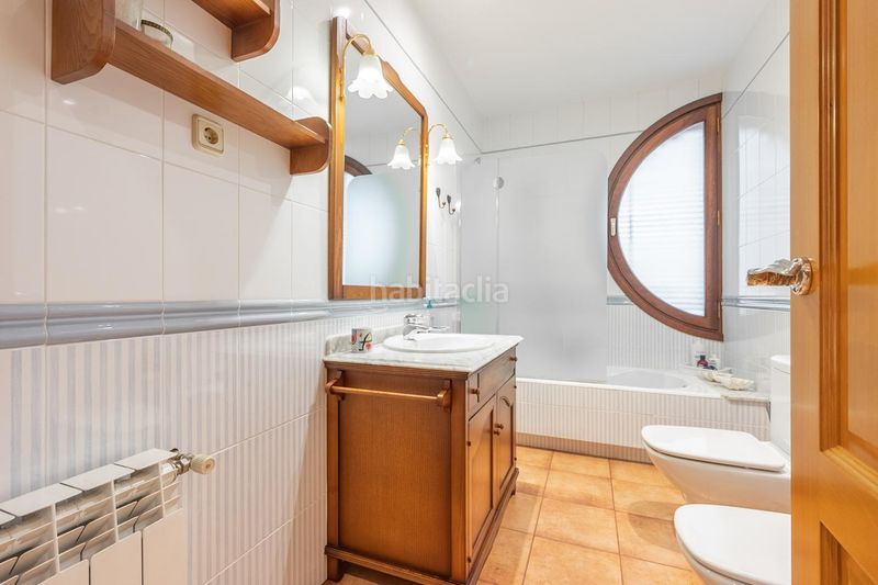 Foto 148b6294-6933-40e9-8561-1a4d95b6d47c. Casa amb calefacció aparcament piscina a Montmar Castelldefels