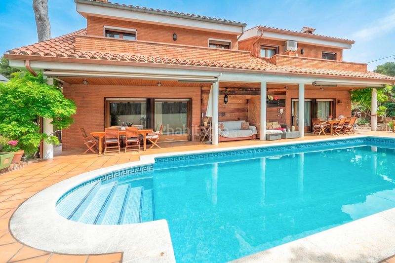 Foto 3782e45c-4355-4ca1-a57b-0290dba86c19. Casa amb calefacció aparcament piscina a Montmar Castelldefels