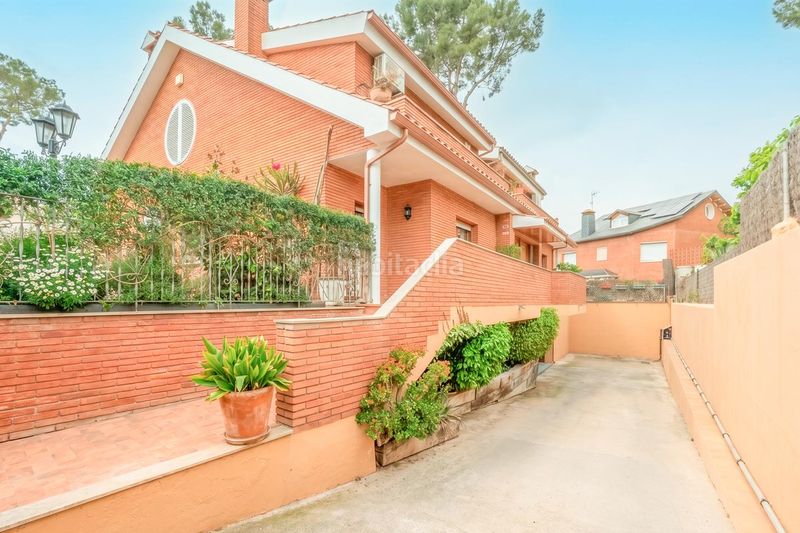 Foto 7c7bd44f-7d0b-46db-b574-9922f550d7df. Casa amb calefacció aparcament piscina a Montmar Castelldefels