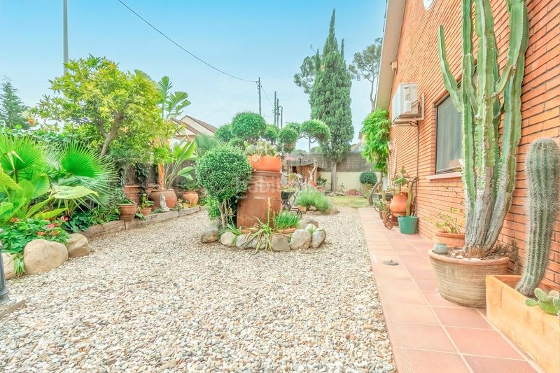 Foto f099f965-6a99-48db-b21d-559e6f53f46c. Casa amb calefacció aparcament piscina a Montmar Castelldefels