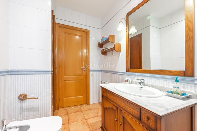Foto f20b7f40-03ed-4cfa-bb2b-e6dd8cb836a9. Casa amb calefacció aparcament piscina a Montmar Castelldefels