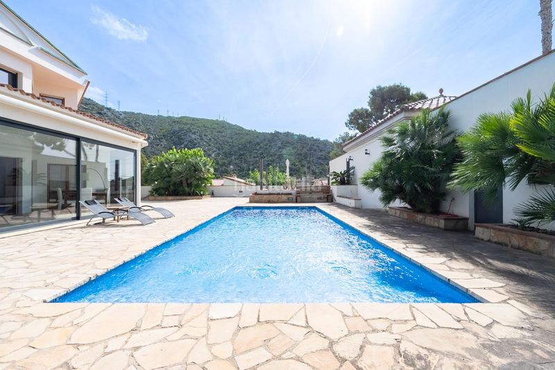 Foto 8bb75733-0d5e-41c4-b4c0-e10536363659. Casa amb calefacció aparcament piscina a Garraf Sitges