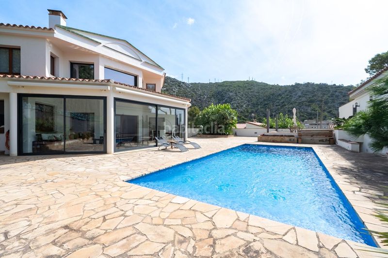 Foto b252466b-c479-4ff3-85c1-9a566f8b2f9c. Casa amb calefacció aparcament piscina a Garraf Sitges