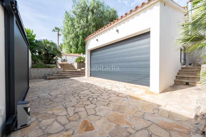 Foto caf083e5-e4ad-4eb7-bdf9-fbd62b7d1de6. Casa amb calefacció aparcament piscina a Garraf Sitges