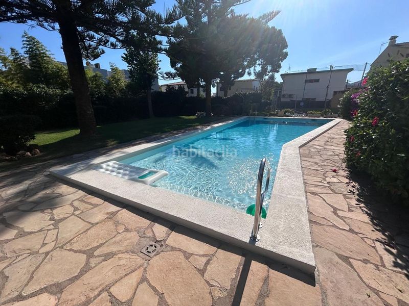Foto ce58bd84-b39d-486f-9010-2b05a60de789. Àtic amb calefacció aparcament piscina a Lluminetes Castelldefels