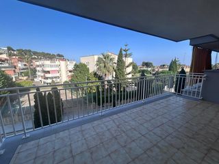 Lloguer Pis a El Poal. Fantastico piso en la zona de poal castelldefels a 5 min de la p