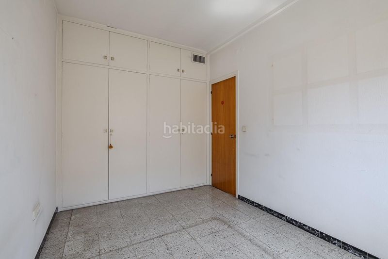 Foto 705ea5da-58f9-40e8-b169-e6898ff7de56. Pis a Guinardó Barcelona