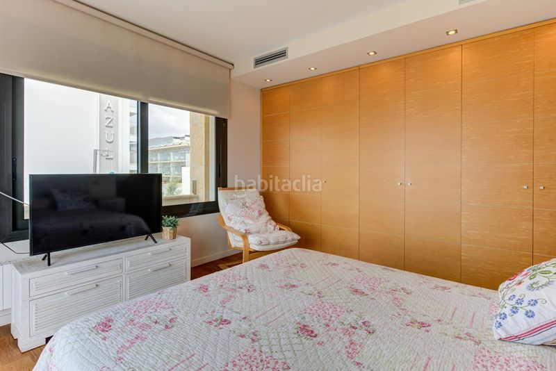 Foto 48eef6e9-7c07-4d8e-9e2a-215c2407a3cc. Casa amb calefacció aparcament a Baixador Castelldefels