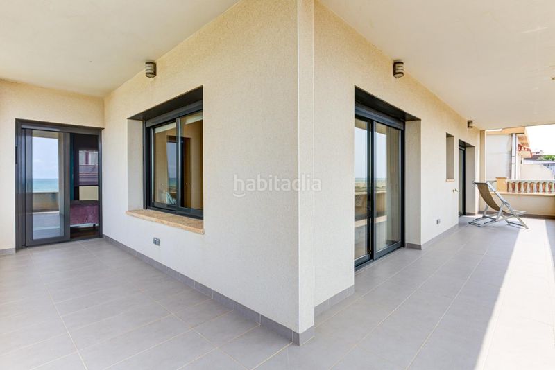 Foto 52e273a2-f0af-432f-928f-a3f8dc478993. Casa amb calefacció aparcament a Baixador Castelldefels