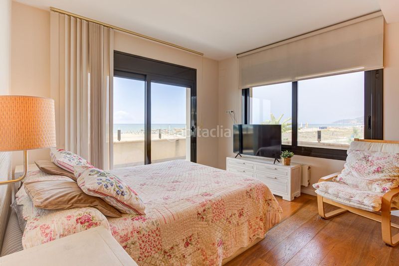 Foto 63b4817b-a68a-4298-9102-2619f1d0c193. Casa amb calefacció aparcament a Baixador Castelldefels