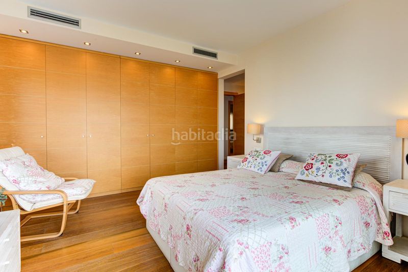 Foto 71c68e95-84e4-4455-95c3-1d62740b37e1. Casa amb calefacció aparcament a Baixador Castelldefels