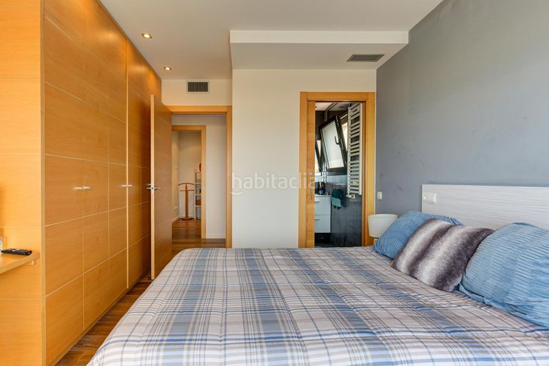 Foto b0686bec-2147-42db-bda0-492a174f02f1. Casa amb calefacció aparcament a Baixador Castelldefels