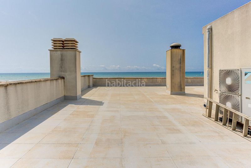 Foto b2649e11-f6f5-4fd8-b4dd-daec3cce2385. Casa amb calefacció aparcament a Baixador Castelldefels