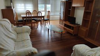 Rent Flat in Avenida de madrid 106. Se alquila piso de marzo a agosto