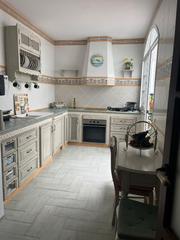 Maison à Calle pablo picasso 23b. Casa 3 dormitorios 3 baños sotano de 80 m2 azotea patio