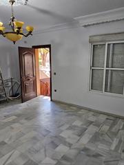 Reihenhaus  Calle águila real. Casa de 3 dormitorios y 2 baños