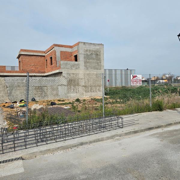 Foto b131e3a2-025d-471c-8b70-0a275db1b8aa. Terreny residencial a Algaba (La)