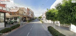 Lloguer Local Comercial a Avenida primero de mayo 68. Local comercial zona muy comercial