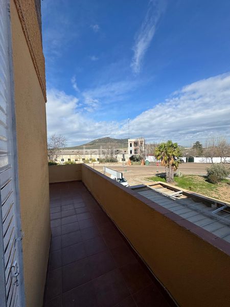 Foto e4a26584-e66d-4021-870f-656e1d1c2616. Edificio in avenida nuestra señora de belén 38 in Cabeza del Buey