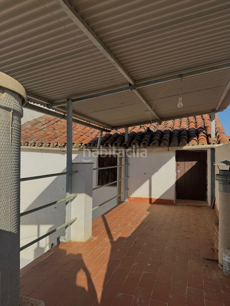 Foto f2803a60-d2a7-4f98-b4b8-cb1a38f9b45a. Casa a calle méndez núñez 74 a Castuera