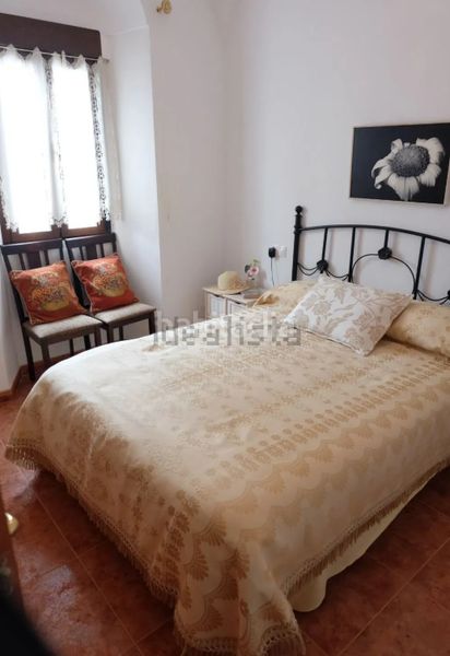 Foto bd7fb5db-c0a3-4b98-83bd-ade54fa63e9f. Casa en calle colón 68 en Castuera