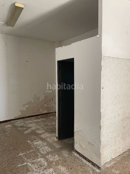 Foto dd058cc9-3528-4648-8f3f-cefb32efc14a. Local comercial a calle arcos 4 a Castuera