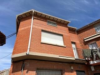 Casa a Cenicientos. Casa de pueblo en cenicientos (madrid)