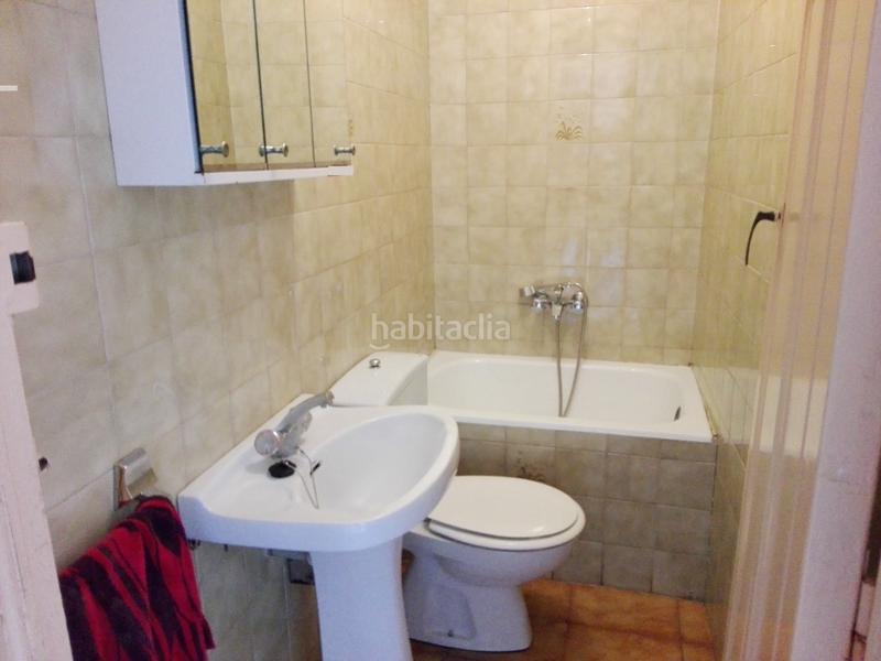 Foto f5251e1a-7c81-44ba-a0b4-9f694bf128c0. Casa  con patio en Entrena