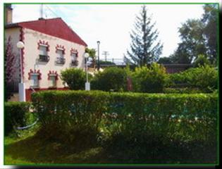 Chalet à Uruñuela. Casas en uruñuela con terreno y piscina