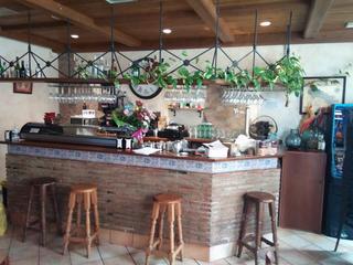 Local commercial à Sotés. Se vende bar restaurante en sotes