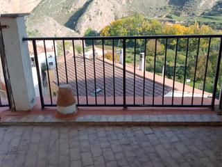 Casa a Viguera. Casa en viguera con terraza