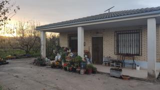 Xalet a Villamediana de Iregua. Se vende finca  con casa en villamediana de iregua